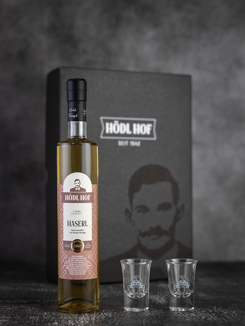 Hödl Hof Geschenkset Haselnusslikör | 0.5l inkl. 2 Stamperl